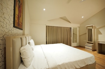 sandal wood villa by 97royalvista