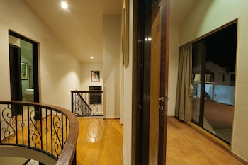 rose wood villa by 97royalvista