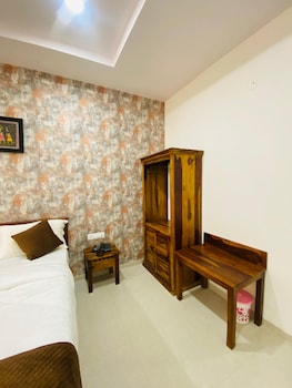 the hamirgarh palace
