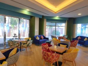 phoenicia tower hotel