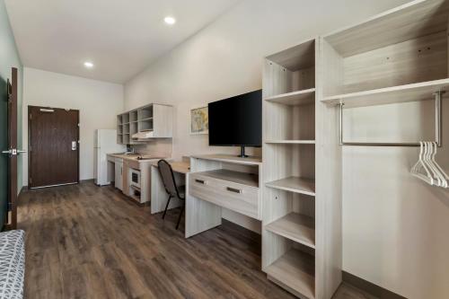 woodspring suites easton nazareth