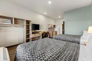 woodspring suites easton nazareth