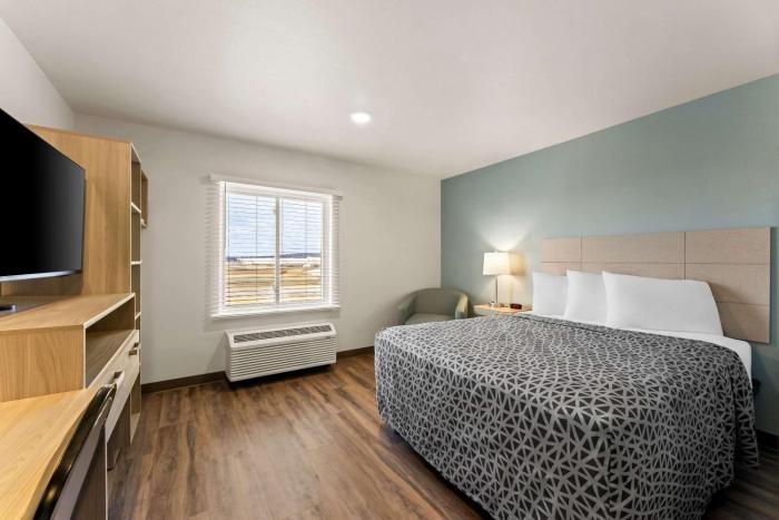 woodspring suites easton nazareth