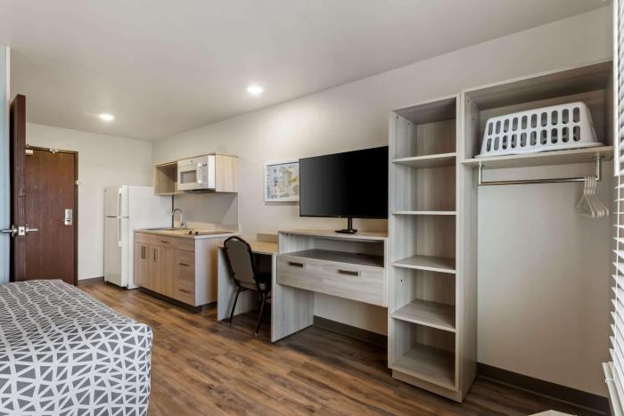 woodspring suites easton nazareth