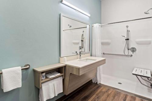 woodspring suites easton nazareth