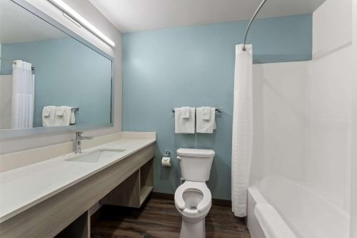 woodspring suites easton nazareth