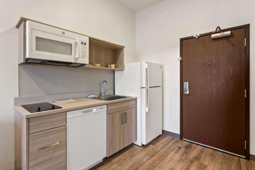 woodspring suites easton nazareth