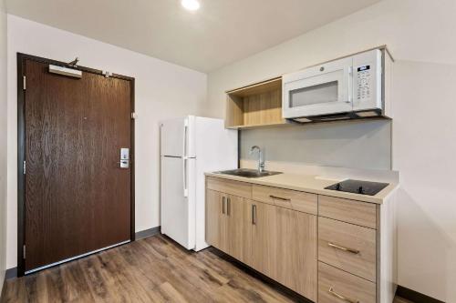 woodspring suites easton nazareth