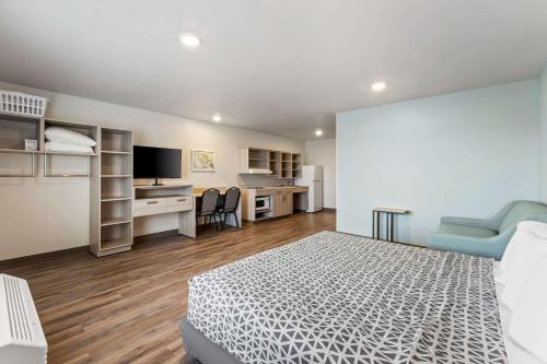 woodspring suites easton nazareth