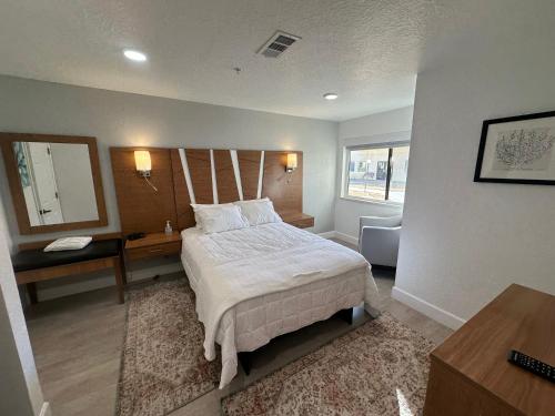 bandj hotels