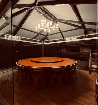 Sun Rays Inn,,2 star