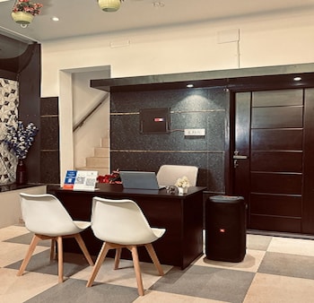 Sun Rays Inn,,2 star