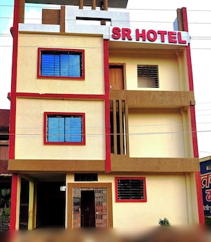sr hotel kilerama ashta
