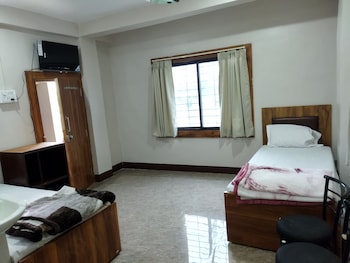 sr hotel kilerama ashta