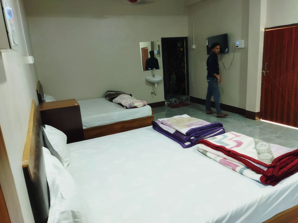 sr hotel kilerama ashta