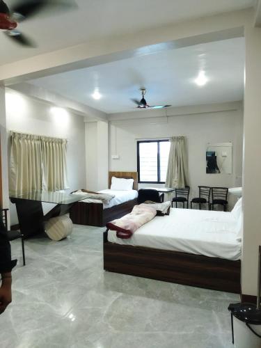 sr hotel kilerama ashta