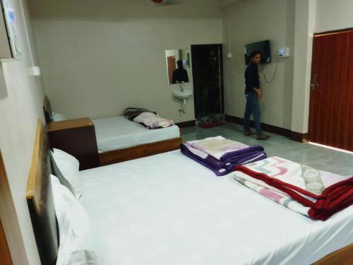 sr hotel kilerama ashta