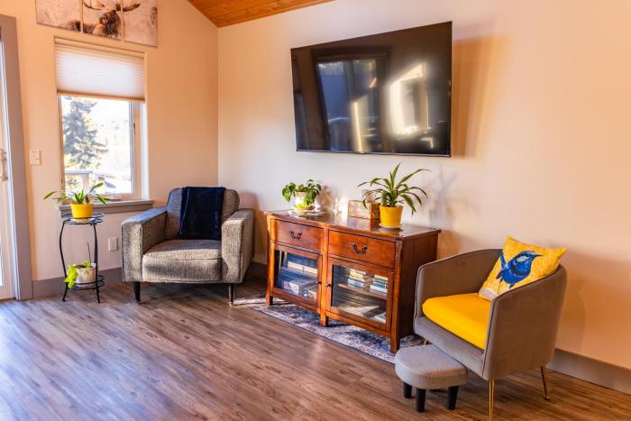 lakeshore suites
