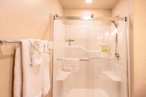 lakeshore suites