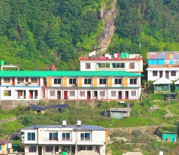 chopta gaurav hotel