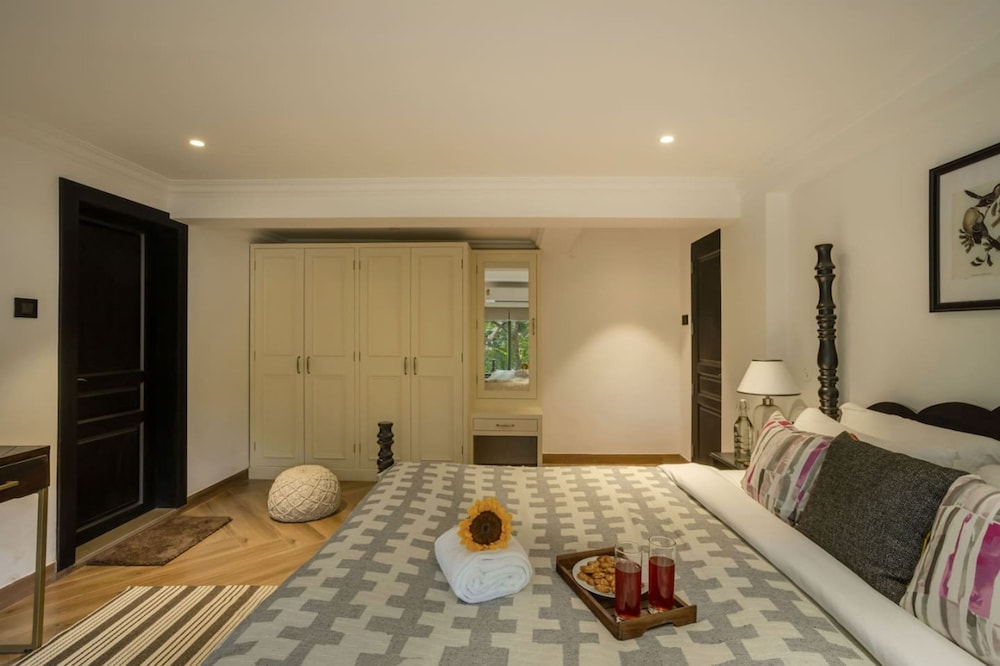 luxury 3br duplex with pool in goa s beverly hills