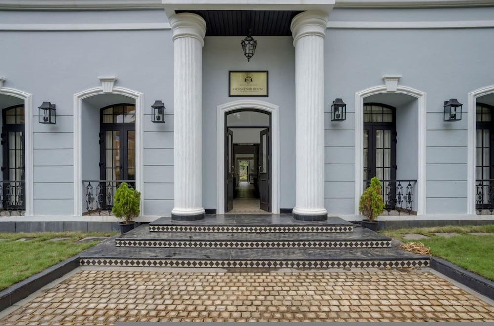 luxury 3br duplex with pool in goa s beverly hills