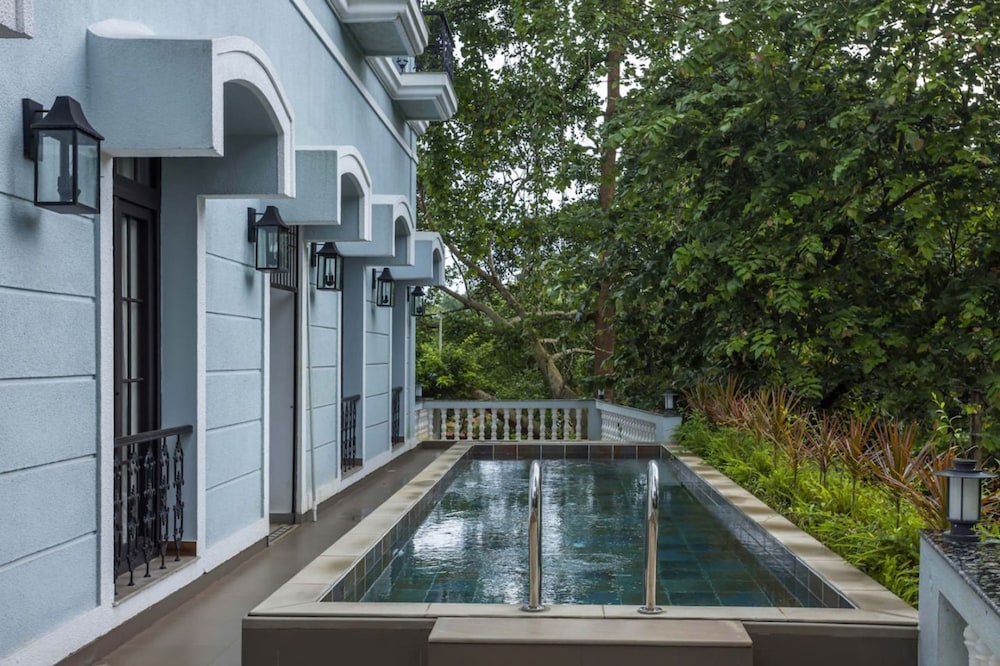 luxury 3br duplex with pool in goa s beverly hills