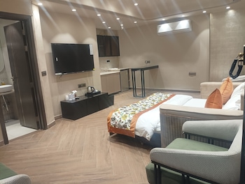 qotel signature coleman janakpuri