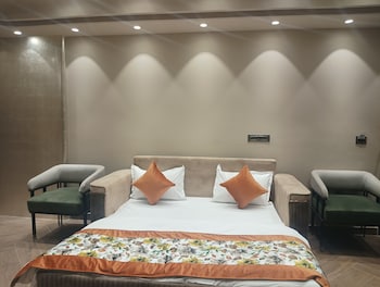qotel signature coleman janakpuri