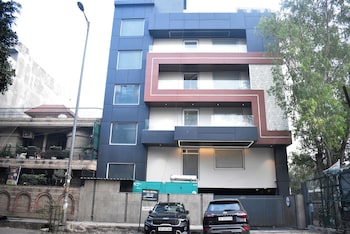 qotel signature coleman janakpuri