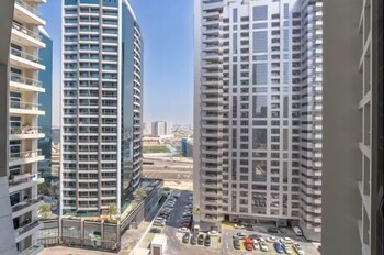 barsha heights near dic metro and mall