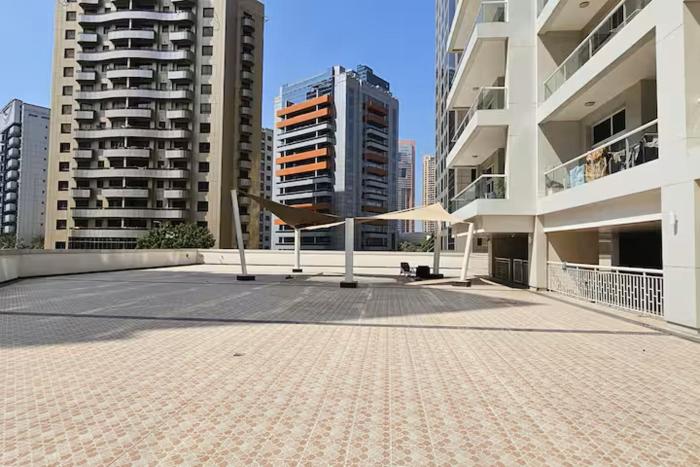 barsha heights near dic metro and mall
