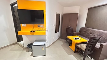 hotel kelvish by foxi group