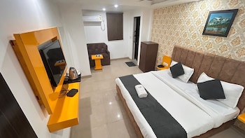 hotel kelvish by foxi group