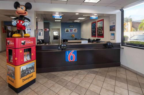 motel 6 anaheim maingate