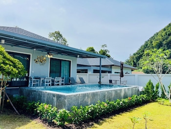 unchan liveliness pool villa