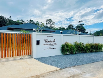 unchan liveliness pool villa