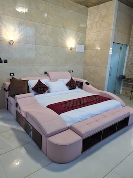 w and h view residency