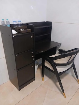 w and h view residency