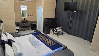 w and h view residency