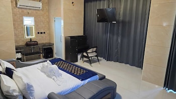 w and h view residency