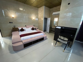 w and h view residency