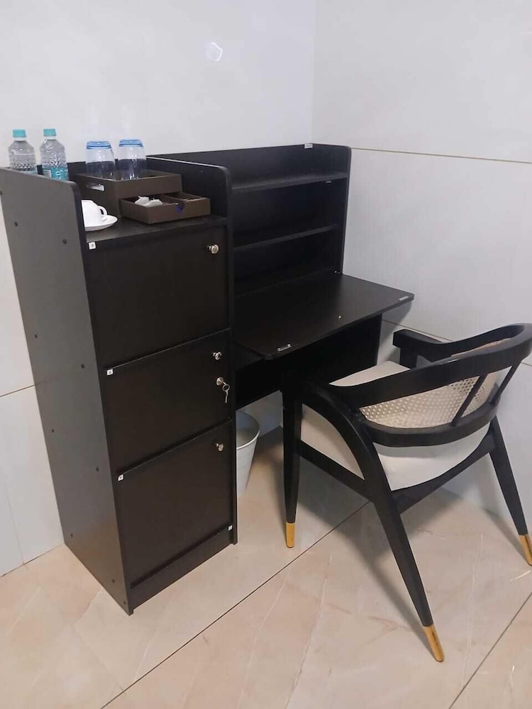 w and h view residency