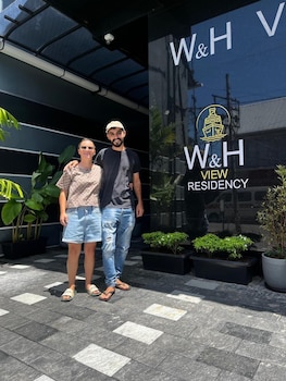 w and h view residency