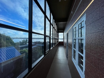 w and h view residency