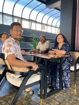 w and h view residency