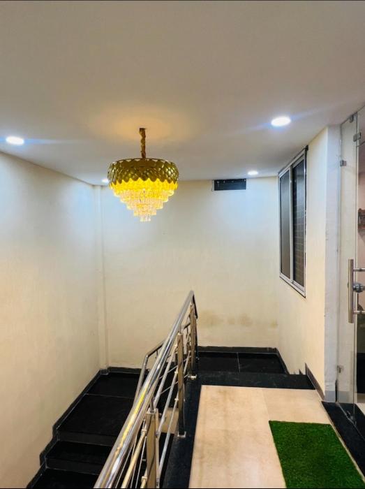 hotel shiv