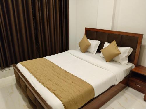 hotel shiv