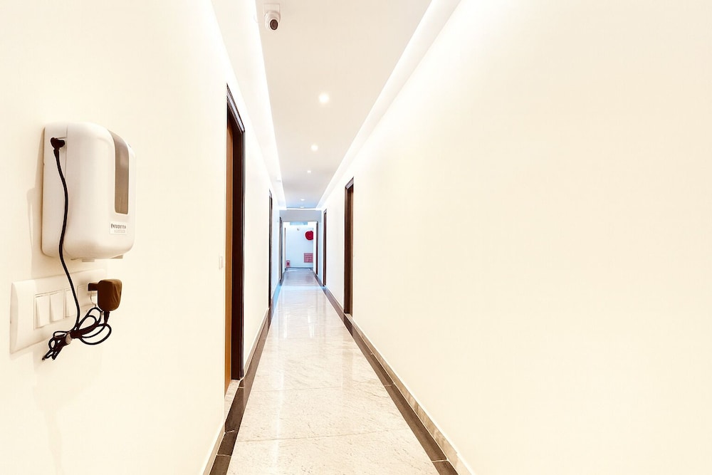 hotel good lucky by jmd group near delhi igi airport