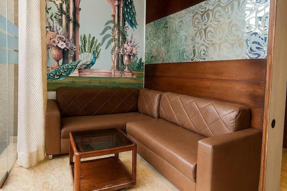 hotel good lucky by jmd group near delhi igi airport